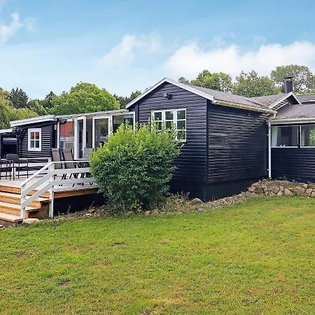 8 Person In Holbaek-by Traum