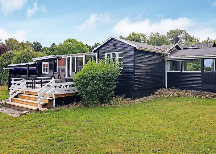 8 Person In Holbaek-by Traum