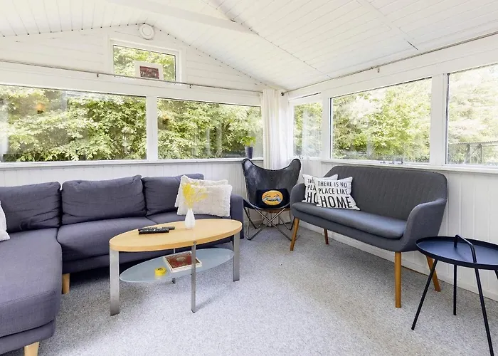 8 Person In Holbaek-by Traum * Holbaek